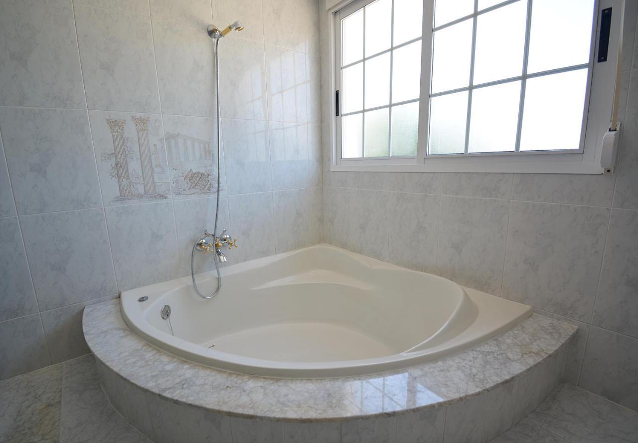 Casa Con Jardin En Vilanova De Arousa Pontevedra Luaran gambar